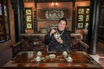 Nam nghệ sĩ hài chuẩn bị thi Tiến sĩ ở tuổi U60: Rao bán biệt phủ cổ trăm tỷ, rộng 1.600m2, xây khu nghỉ dưỡng 10.000m2 ở Đà Lạt