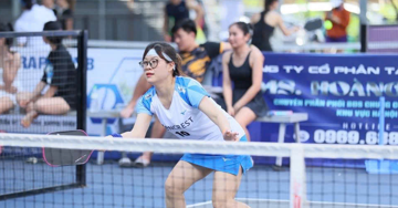 'Nghiện' pickleball, chơi như thế nào để không phải vào viện?