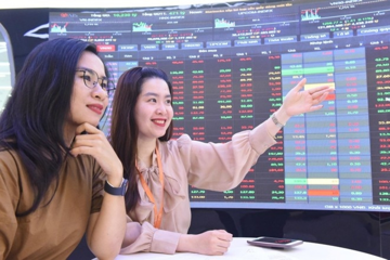 [LIVE] Thị trường 25/6: VN-Index giằng co vùng 1.370 điểm, thanh khoản sụt giảm