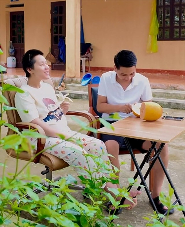 Nam TikToker Hà Nội chăm vợ mang thai bị xuất huyết não bất ngờ thông báo bỏ đi - ảnh 3
