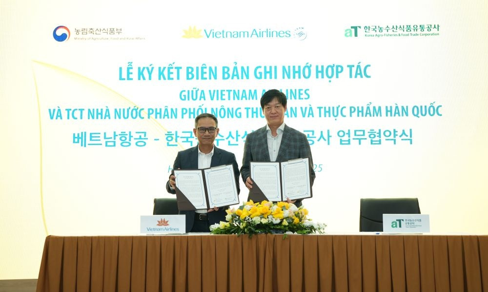 Vietnam Airlines (<a style='text-decoration: none;' href='/HVN'>HVN</a>) bắt tay tập đoàn ẩm thực gần 60 năm tuổi Hàn Quốc đưa 'K-Food' lên các chuyến bay