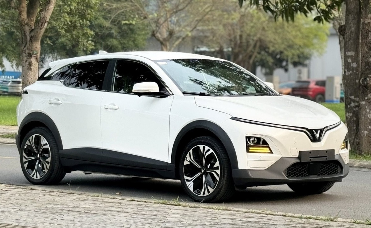 VinFast vừa tung chính sách chưa từng có tiền lệ, khách hàng nhận ngay 100 triệu khi đổi từ xe xăng sang xe điện