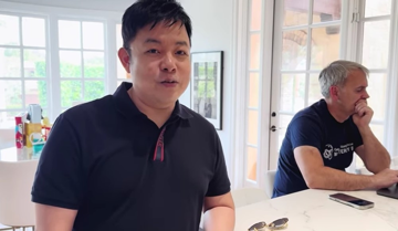 Ca sĩ Quang Lê cầu cứu tỷ phú Mỹ
