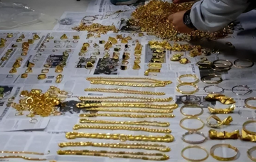 Thu giữ 10 siêu xe, tiền mặt, túi hiệu cùng nhiều bất động sản của giám đốc biển thủ 182 tỷ đồng