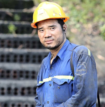 Chính thức phong tặng danh hiệu Anh hùng Lao động cho thợ lò Phạm Đình Duẩn