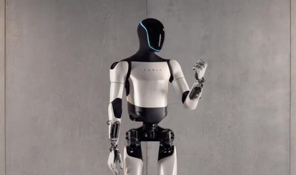 Robot nặng 47kg, cao 1,8m 'nổi điên' tấn công người, đoạn video ghi lại cảnh tượng khiến cư dân mạng sợ hãi - ảnh 2