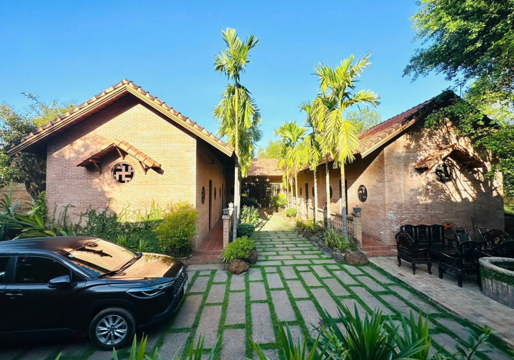 Biệt phủ trăm tỷ của 'nghệ sĩ nặng nhất Vbiz': Rộng hơn 1.600m2, mang nguyên khung nhà cổ 100 tuổi từ Nam Định vào Đồng Nai xây dựng- Ảnh 2.