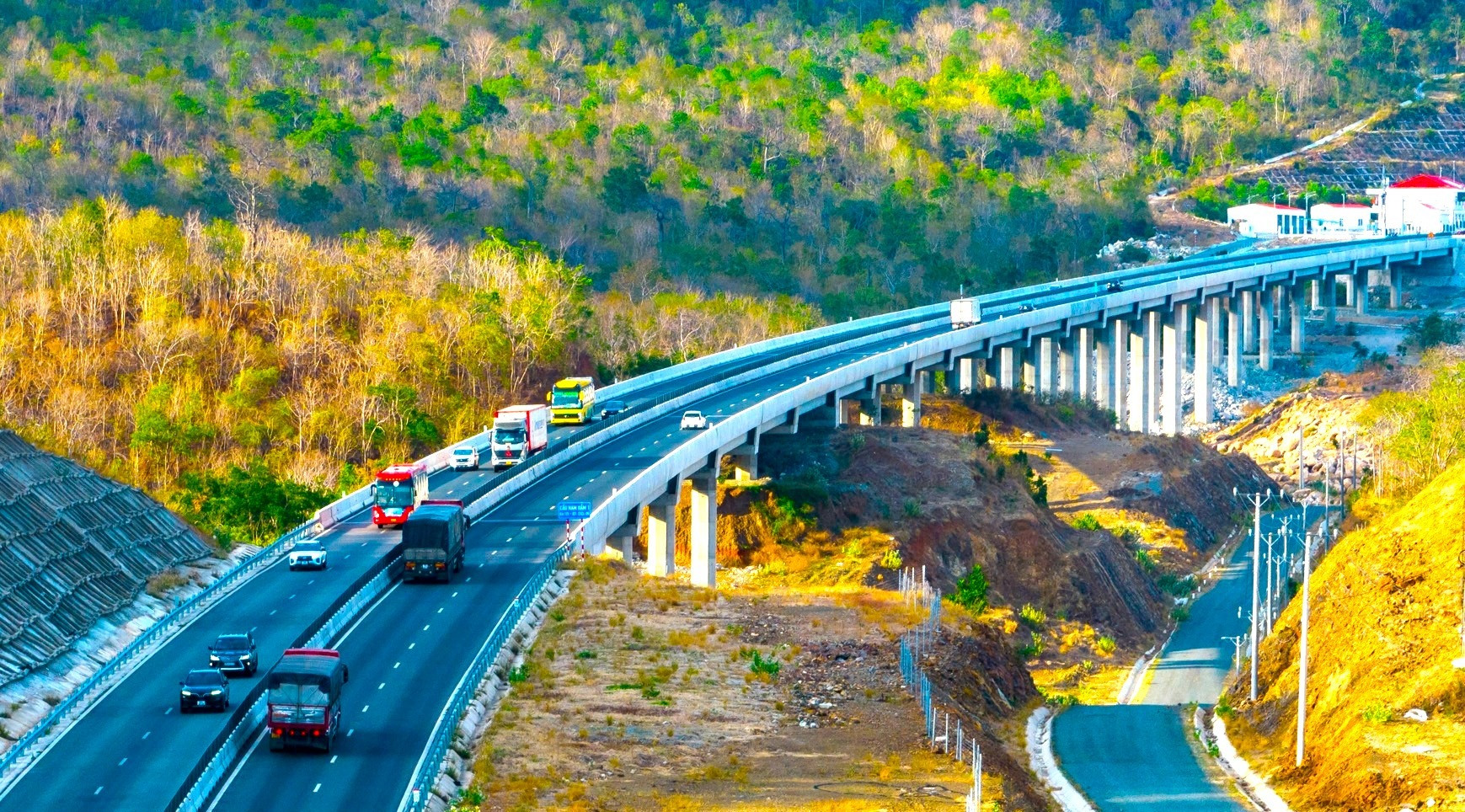 Đề án 13 tuyến cao tốc sắp thu phí: Người dân có thể phải trả tới 1.300 đồng/km- Ảnh 1. Đề án 13 tuyến cao tốc sắp thu phí: Người dân có thể phải trả tới 1.300 đồng/km- Ảnh 1.