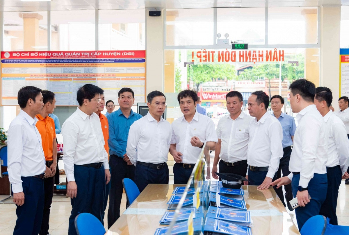 Tập đoàn <a style='text-decoration: none;' href='/FPT'>FPT</a> đồng hành cùng Quảng Ninh trên hành trình tiên phong 'sắp xếp lại non sông'