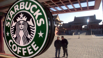 Mất 60% thị phần dù từng là bá chủ, Starbucks tháo chạy khỏi thị trường tỷ dân?