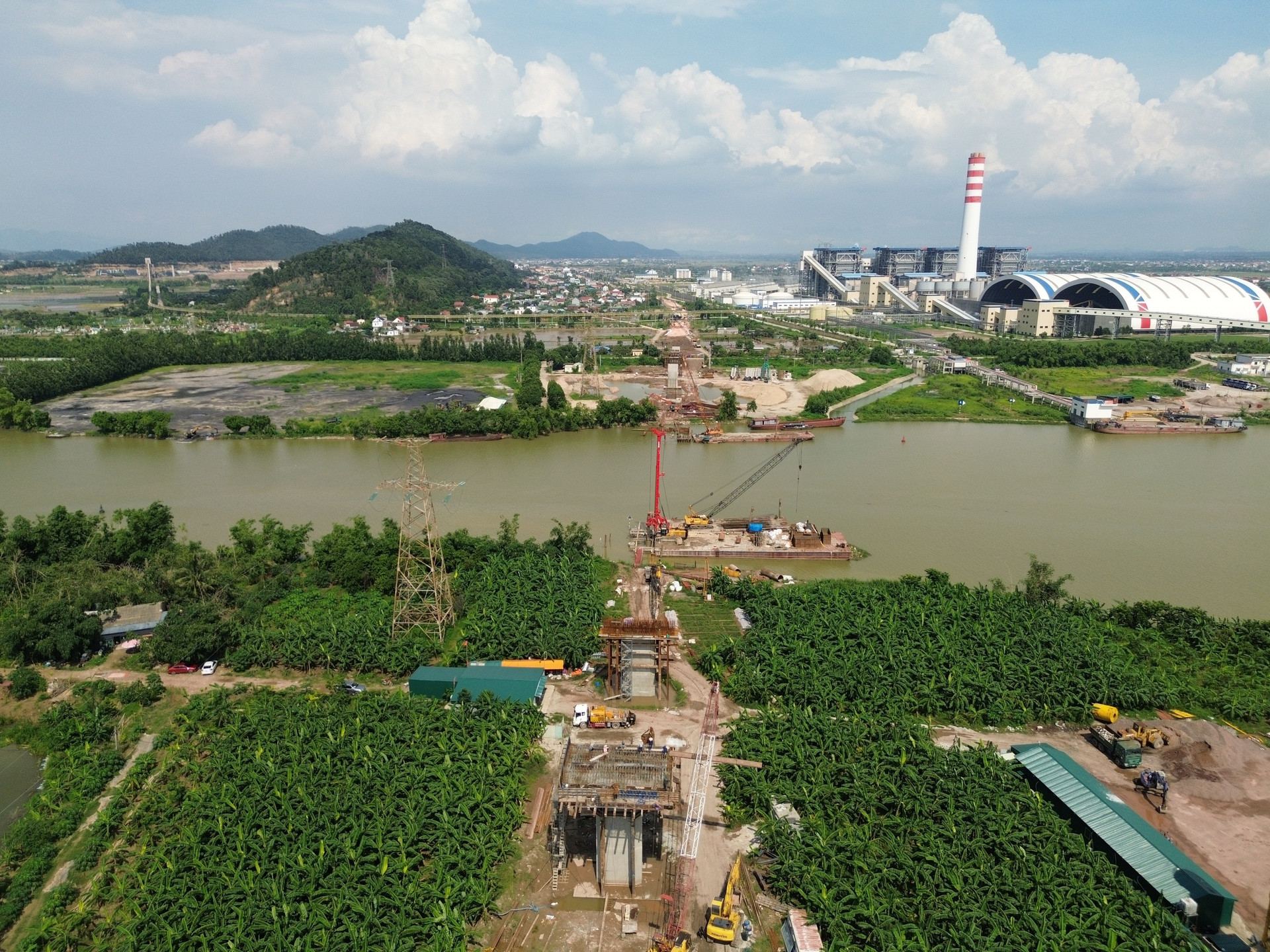Cây cầu nghìn tỷ với thiết kế ‘Chuốt Gốm’ trên đà thành hình sau 6 tháng thi công- Ảnh 2. Cây cầu nghìn tỷ với thiết kế ‘Chuốt Gốm’ trên đà thành hình sau 6 tháng thi công- Ảnh 2.
