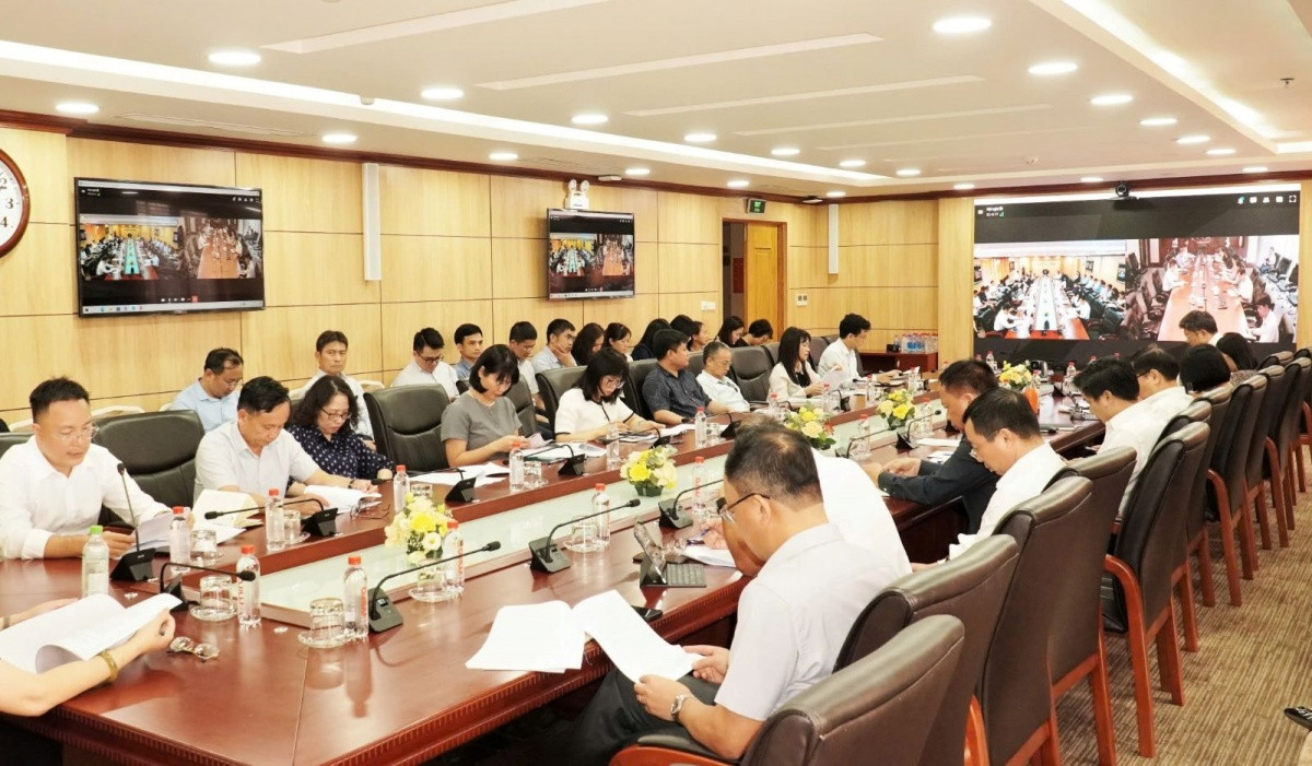 Thị trường chứng khoán 6 tháng đầu năm ổn định, minh bạch, gần 1 triệu tài khoản mới