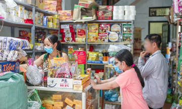 Công an phát cảnh báo đến các cửa hàng kinh doanh