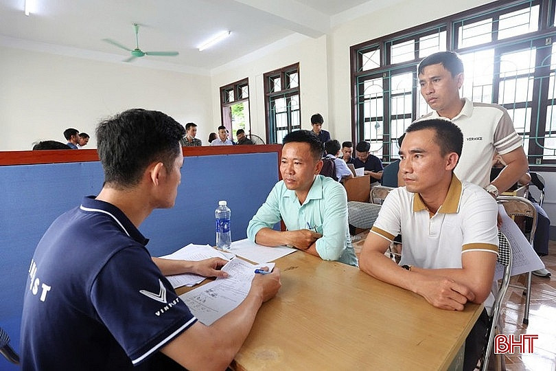 VinFast rầm rộ tuyển dụng: Gần 3.000 người ứng tuyển chỉ để giành 1.000 suất làm việc