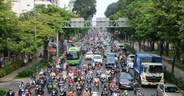 TPHCM chuyển đổi xe xăng sang xe điện như thế nào?