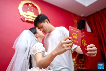 Trung Quốc tăng gấp 5 lần thời gian nghỉ phép để thúc đẩy người trẻ hẹn hò, kết hôn