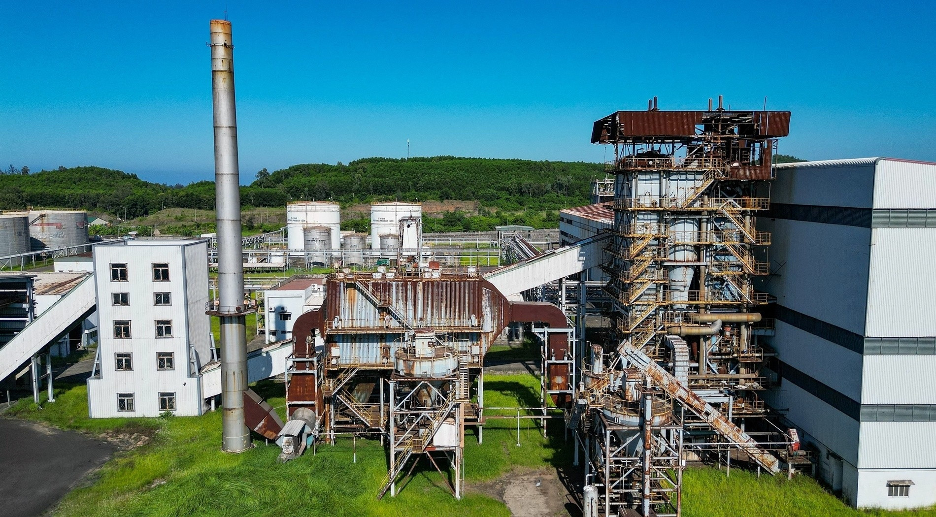 Nhà máy Ethanol 2.200 tỷ từng kỳ vọng mở ra ‘kỷ nguyên’ nhiên liệu sạch nay chìm trong hoang phế, rỉ sét- Ảnh 1.