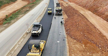 Cao tốc 2.100 tỷ dự kiến ‘về đích’ sau 1 tháng nữa: Người dân ngăn cản thi công