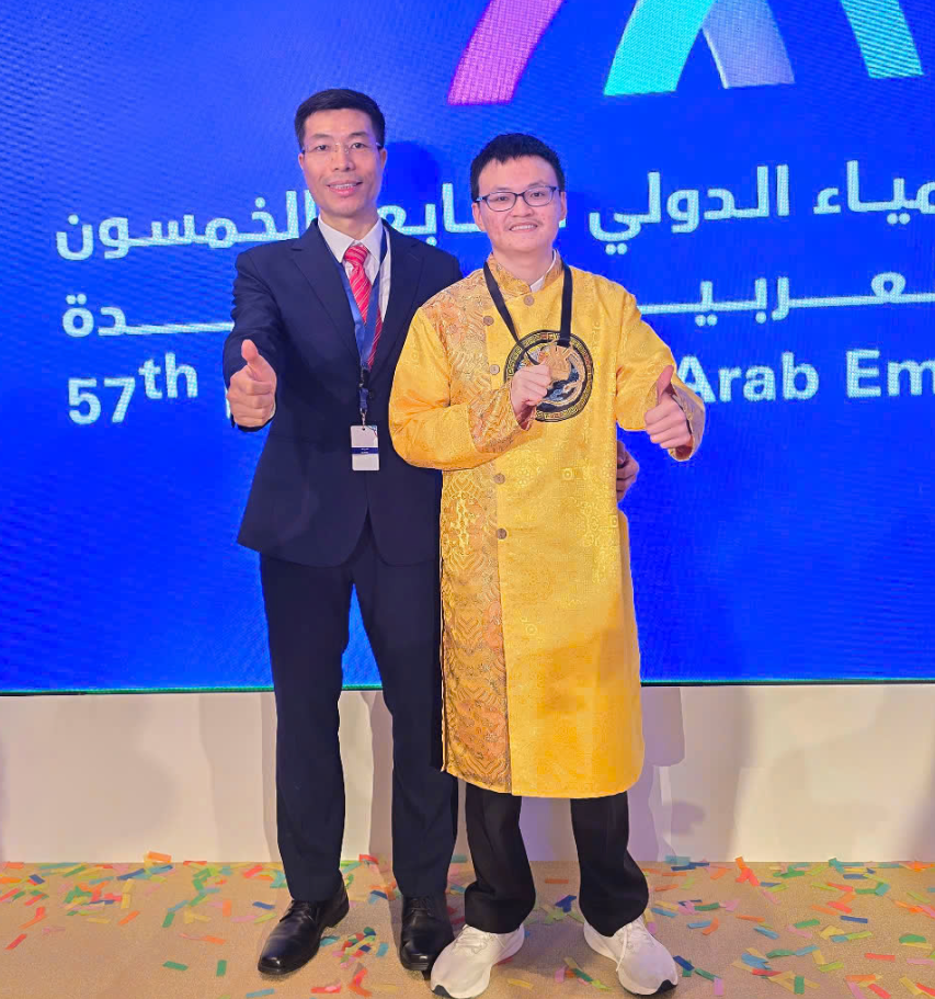 ‘Thần đồng’ Hóa học Việt Nam vừa giành Huy chương Vàng Olympic quốc tế: 2 năm liền đạt giải Nhất <a style='text-decoration: none;' href='/HSG'>HSG</a> quốc gia, IELTS 8.0, SAT hơn 1.500 điểm - ảnh 7