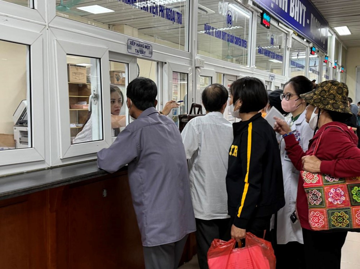 Người bệnh tự mua thuốc bên ngoài hãy làm những điều này để được thanh toán BHYT