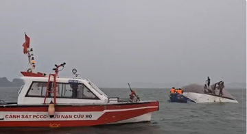 Thủ tướng chỉ đạo khẩn Bộ Quốc phòng, Bộ Công an về vụ lật tàu du lịch chở 53 người ở Quảng Ninh