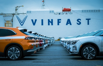 VinFast tiếp tục chiều lòng khách hàng, ưu đãi lớn về pin