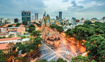 Nơi duy nhất Việt Nam có đường bay nội thành, người dân di chuyển bằng máy bay trong thành phố