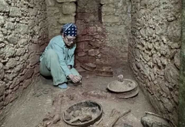 Phát hiện ra ngôi mộ chứa đầy kho báu hàng nghìn năm tuổi, chủ nhân là vị vua huyền thoại