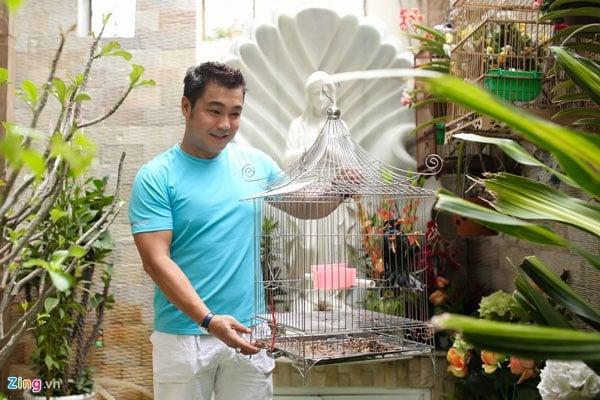 Biệt thự 3 tầng lầu của 'vua màn bạc' thập niên 90: Tọa lạc ở khu phố đắc địa, nội thất chuẩn 5 sao, sân vườn xanh mát- Ảnh 6. Biệt thự 3 tầng lầu của 'vua màn bạc' thập niên 90: Tọa lạc ở khu phố đắc địa, nội thất chuẩn 5 sao, sân vườn xanh mát- Ảnh 6.