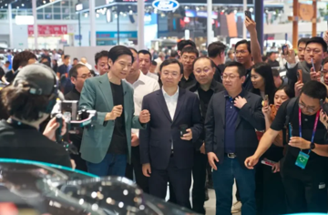 CEO BYD bất ngờ xuất hiện tại đại bản doanh Xiaomi: Sắp có cú bắt tay làm rung chuyển ngành xe điện?