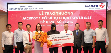 Mua Vietlott để trong cốp xe, anh P. trúng độc đắc hơn 345 tỷ lớn nhất lịch sử