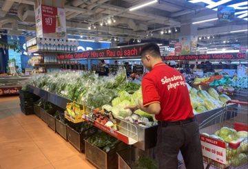 Siêu thị WinMart chủ động tăng dự trữ hàng thiết yếu, cam kết bình ổn giá trước bão số 3