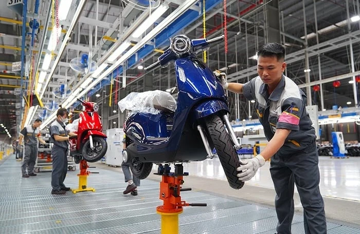 Thị trường xe máy điện Việt Nam: Tiềm năng ra sao, rào cản thế nào?