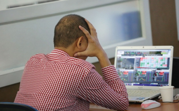 VN-Index tăng mạnh, 17 công ty chứng khoán vẫn báo lỗ: Top 1 lộ diện