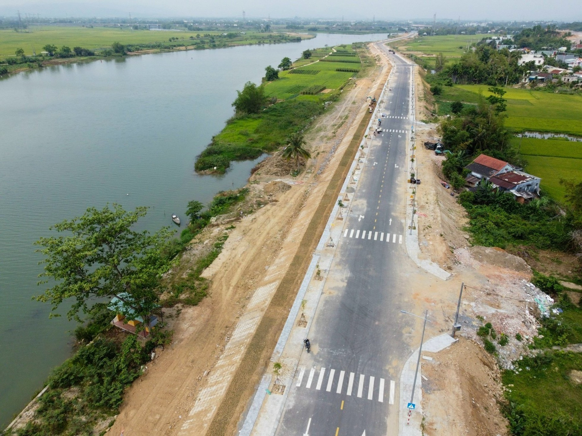 Thành phố rộng nhất Việt Nam sắp có công trình rút ngắn lộ trình 2 tuyến đường huyết mạch- Ảnh 1.