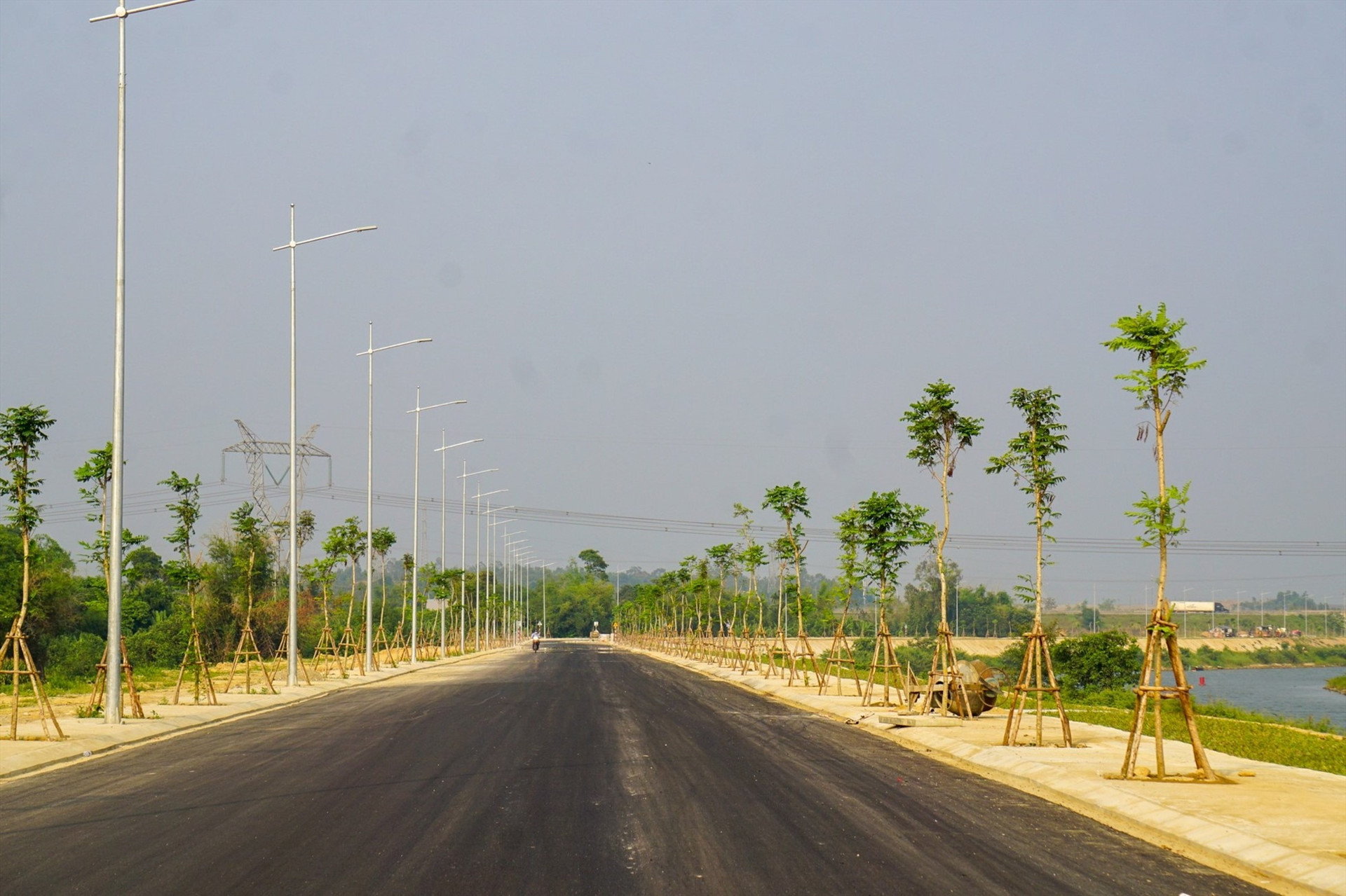 Thành phố rộng nhất Việt Nam sắp có công trình rút ngắn lộ trình 2 tuyến đường huyết mạch- Ảnh 2.