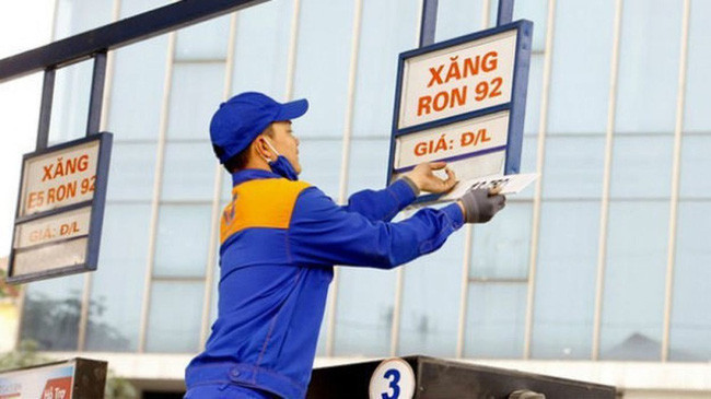 Giá xăng giảm- Ảnh 1. Giá xăng giảm- Ảnh 1.