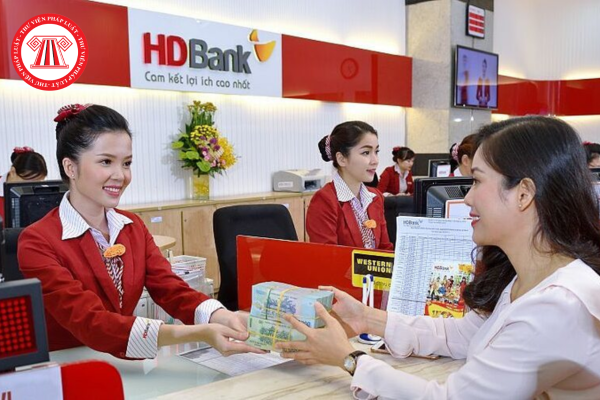 Khối ngoại tăng cường mua <a style='text-decoration: none;' href='/HDB'>HDB</a>, tài sản bà Nguyễn Thị Phương Thảo vượt 3 tỷ USD