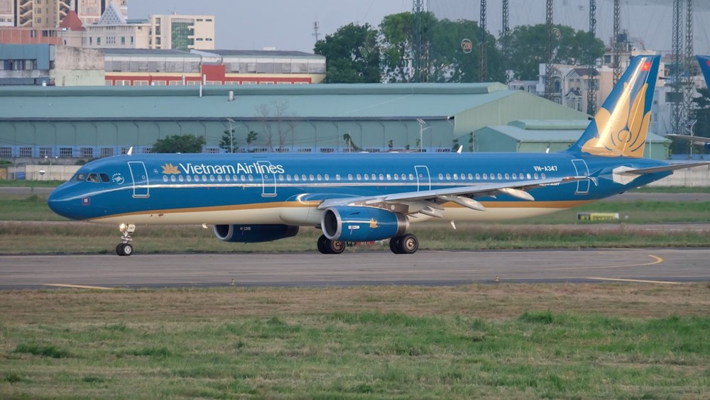 Máy bay Vietnam Airlines hạ cánh khẩn tại Campuchia - ảnh 1