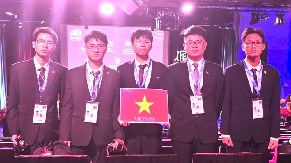 ‘Thần đồng’ duy nhất Việt Nam vừa giành HCV Olympic Vật lý 2025: Đam mê Toán từ nhỏ, lớp 9 ‘rẽ ngang’ vì 1 lý do - ảnh 1