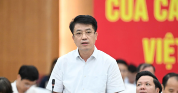 Bộ Nội vụ: ‘Không phải ai cũng được chuyển thành công chức’