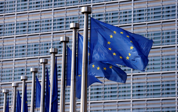EU sẵn sàng tung đòn trả đũa 100 tỷ euro nếu Mỹ áp thuế 30%
