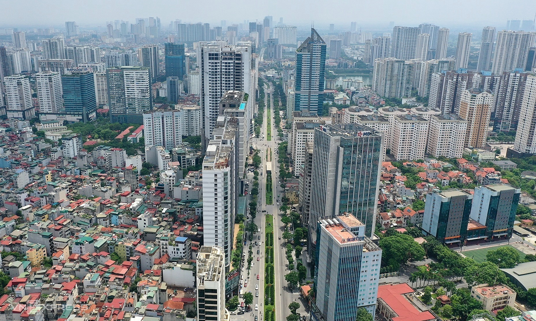 Lộ diện 'ngôi vương' của thị trường BĐS nửa đầu năm 2025: Chuyên gia đưa ra cảnh báo- Ảnh 2. Lộ diện 'ngôi vương' của thị trường BĐS nửa đầu năm 2025: Chuyên gia đưa ra cảnh báo- Ảnh 2.