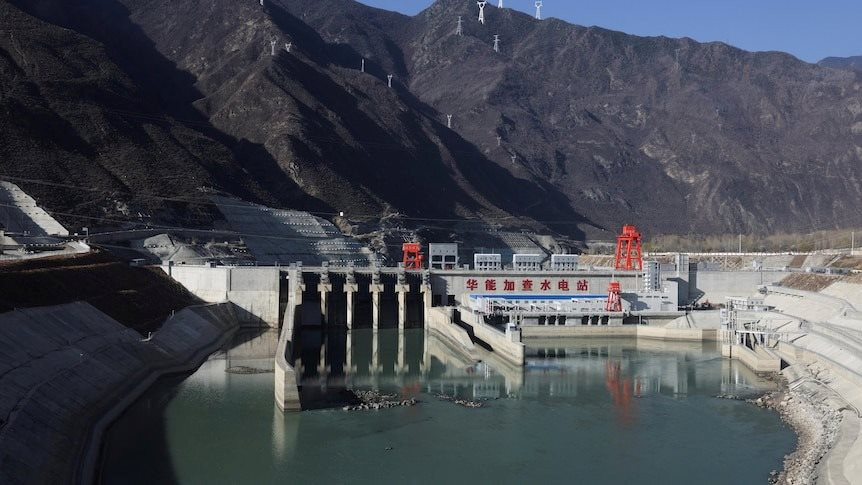 mega-dam-4.jpg