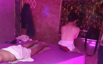 Hà Nội: Nữ nhân viên massage kiêm bán dâm khai 'thu nhập' tới 200 triệu đồng/tháng