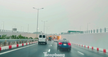 Hình ảnh xe qua nút giao ngầm trên cao tốc Cầu Giẽ - Ninh Bình vừa vận hành