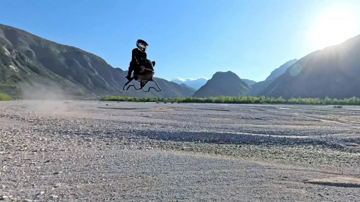 Cận cảnh chiếc 'xe bay' có thiết kế táo bạo với tốc độ tối đa 200km/h, mức giá đã được công bố