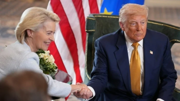 Giá vàng lao dốc vì thỏa thuận giữa ông Trump và châu Âu