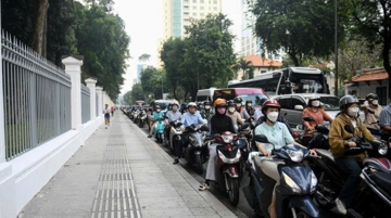 Thành phố Hồ Chí Minh sắp ‘chốt’ thời gian chuyển đổi 400.000 xe xăng, chuyên gia chỉ ra thách thức lớn nhất cần giải quyết