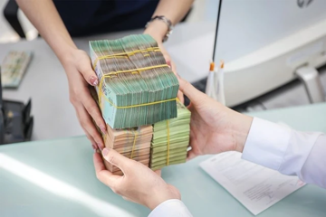 Vì sao lãi suất cho vay không giảm?